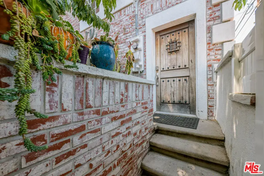 2225 N Cahuenga Boulevard, Los Angeles, CA 90068 - #3