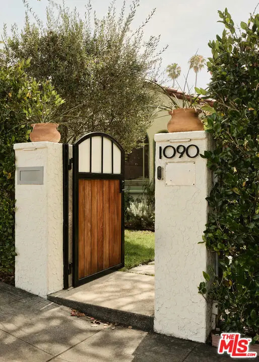 1090 Superba Avenue, Venice, CA 90291 - #2