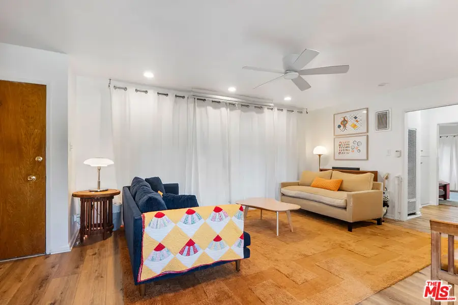 315 N Hillcrest Boulevard #19, Inglewood, CA 90301 - #3