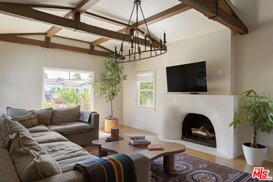 3952 Sutro Avenue, Los Angeles, CA 90008 - #3