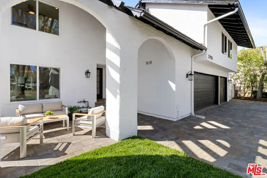 22935 Sylvan Street, Woodland Hills, CA 91367 - #3