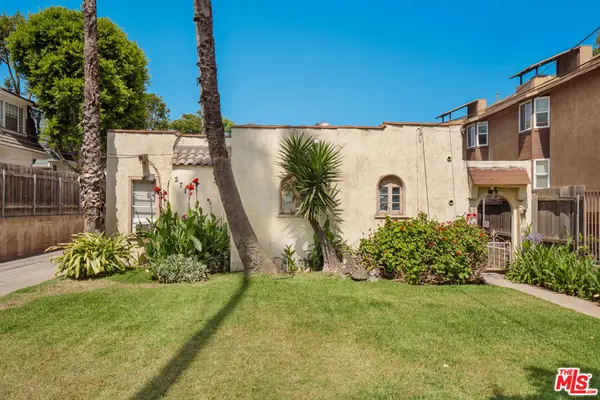 271 N Holliston Avenue #A, Pasadena, CA 91106