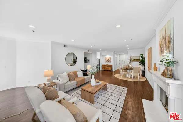 333 Westminster Avenue #402, Los Angeles, CA 90020