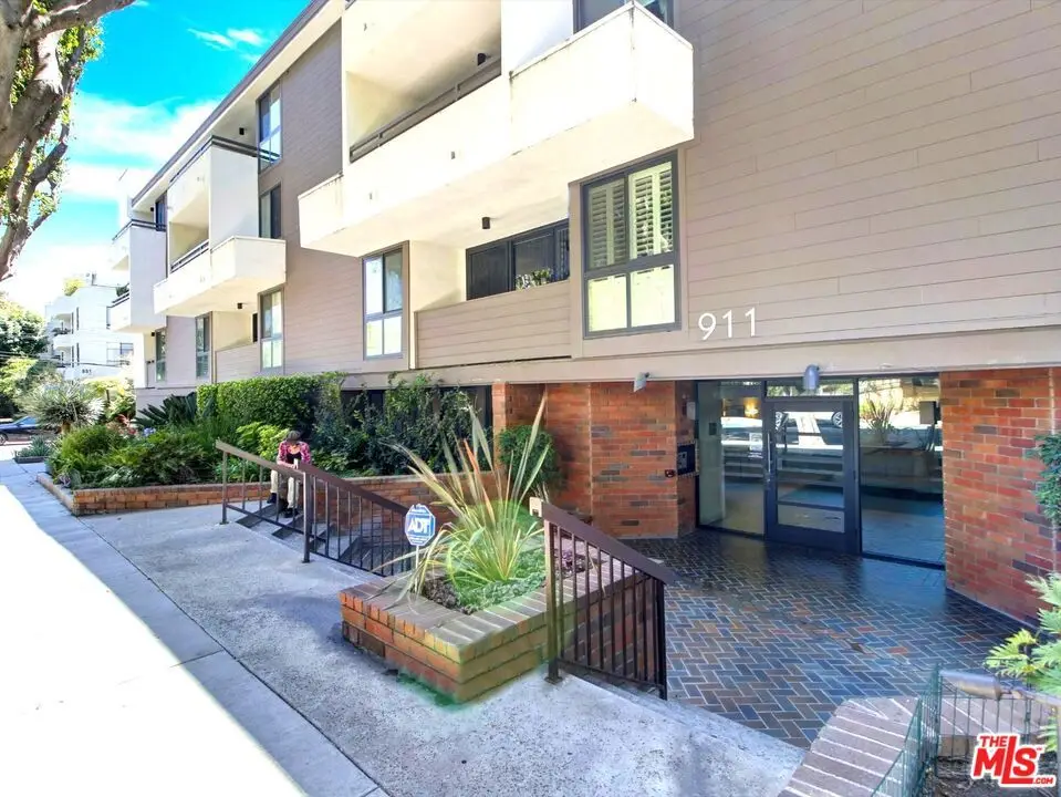 911 N Kings Road #310, West Hollywood, CA 90069 - #1