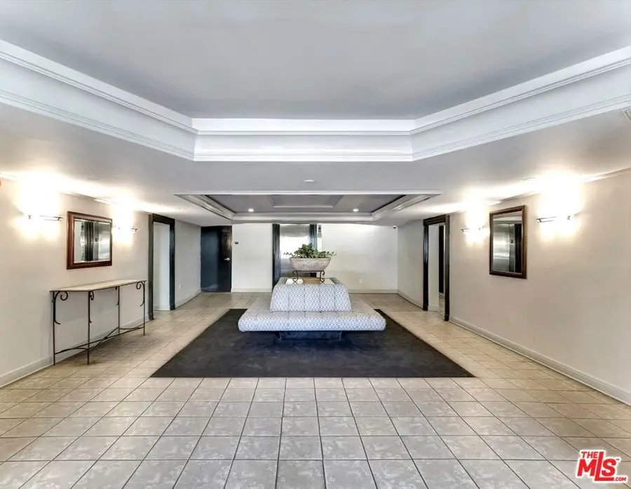 911 N Kings Road #310, West Hollywood, CA 90069 - #3
