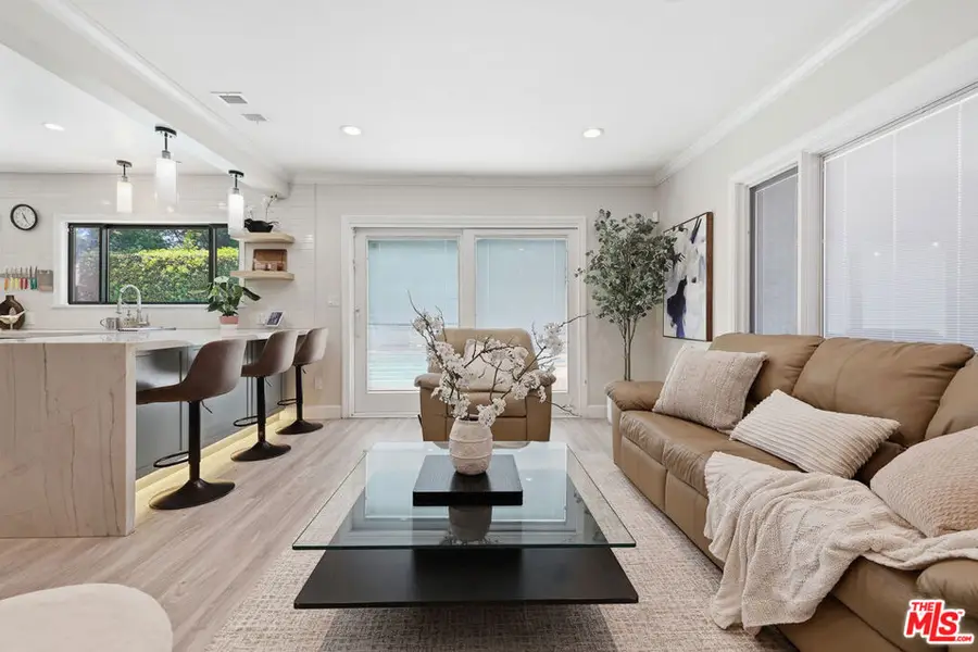 5220 Mary Ellen Avenue, Sherman Oaks, CA 91401 - #2