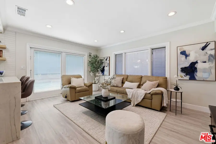 5220 Mary Ellen Avenue, Sherman Oaks, CA 91401 - #3