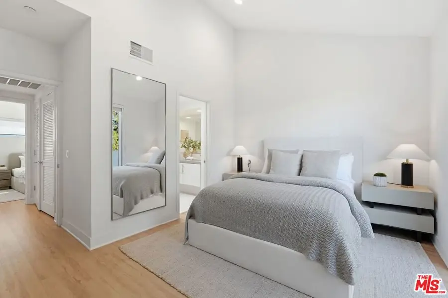 3306 Aria Lane, Los Angeles, CA 90034 - #3
