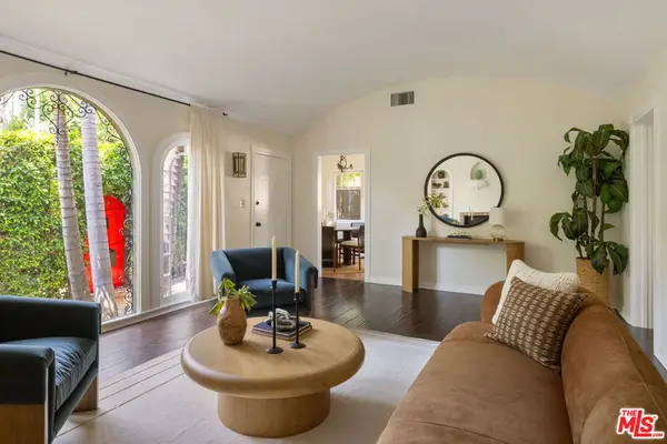 830 Robinson Street, Los Angeles, CA 90026