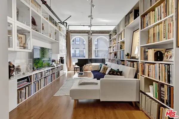 253 S Broadway #403, Los Angeles, CA 90012