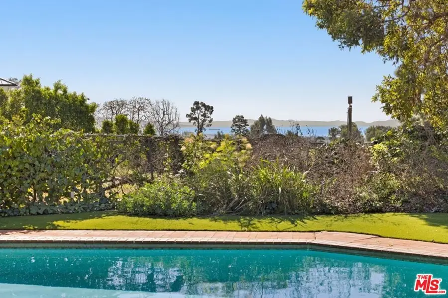 590 N Tigertail Road, Los Angeles, CA 90049 - #2