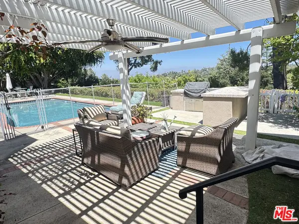 4236 Bonavita Drive, Encino, CA 91436