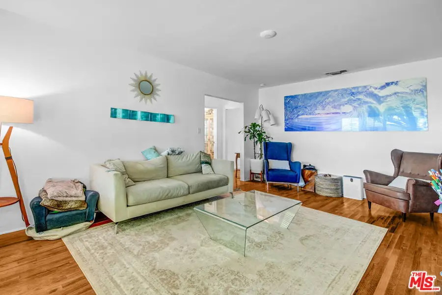 1044 Chelsea Avenue, Santa Monica, CA 90403 - #3