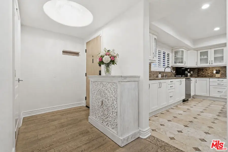 11908 Darlington Avenue #203, Los Angeles, CA 90049 - #2