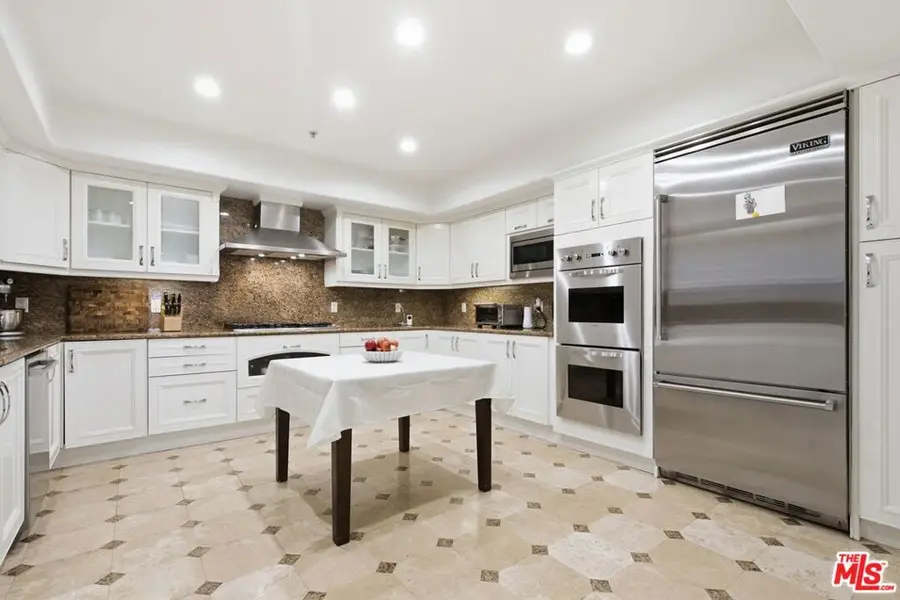 11908 Darlington Avenue #203, Los Angeles, CA 90049 - #3
