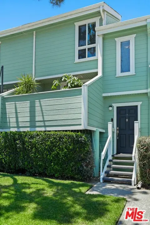 5811 Woodman Avenue #7, Valley Glen, CA 91401 - #2