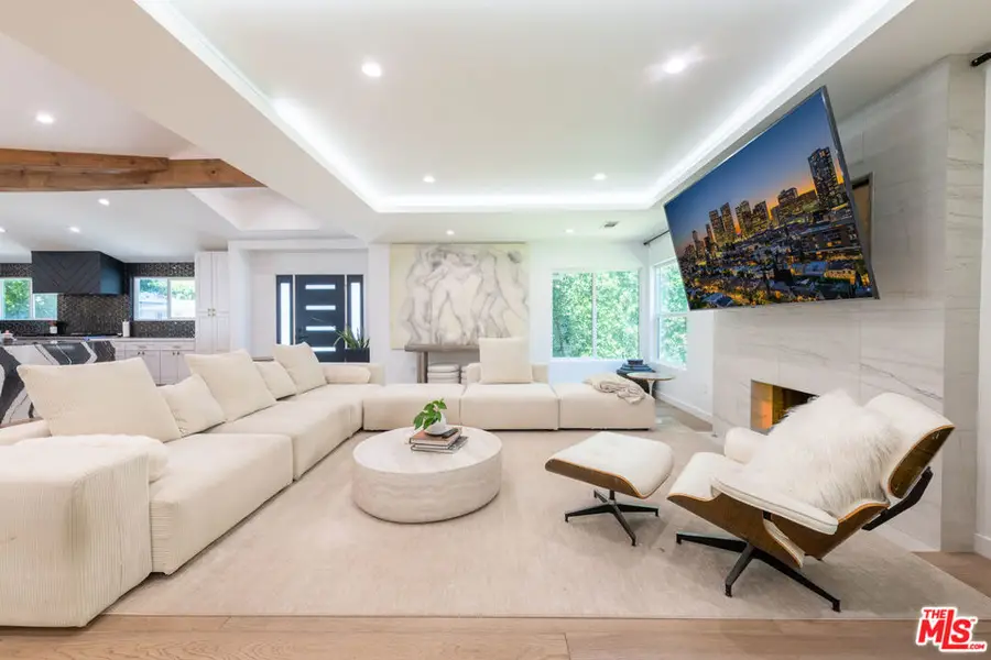 15710 Hartsook Street, Encino, CA 91436 - #3
