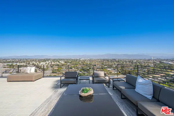 11725 Laurelwood Drive, Studio City, CA 91604