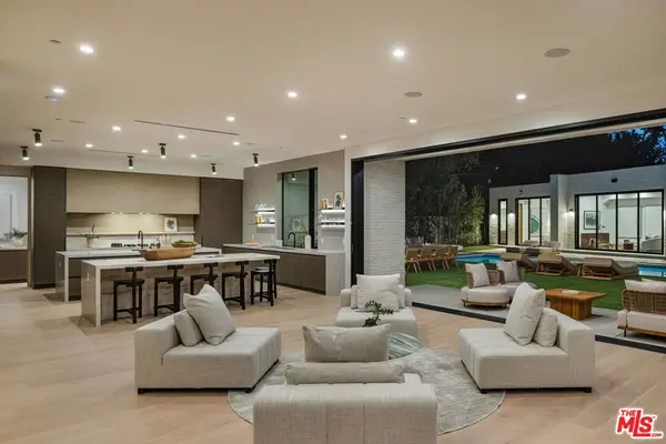 17055 Rancho Street, Encino, CA 91316