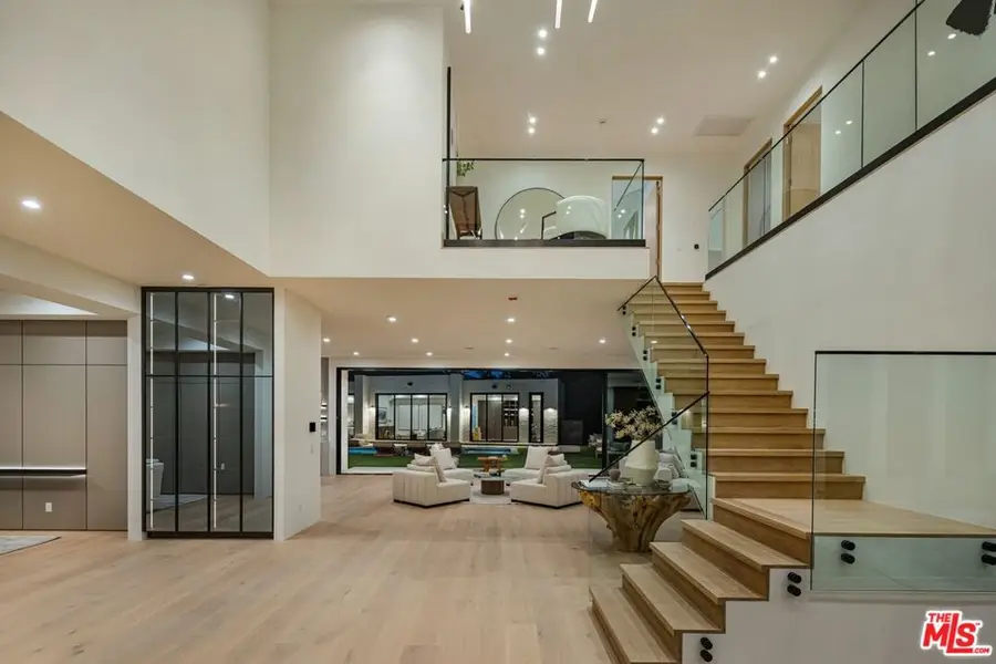 17055 Rancho Street, Encino, CA 91316 - #2