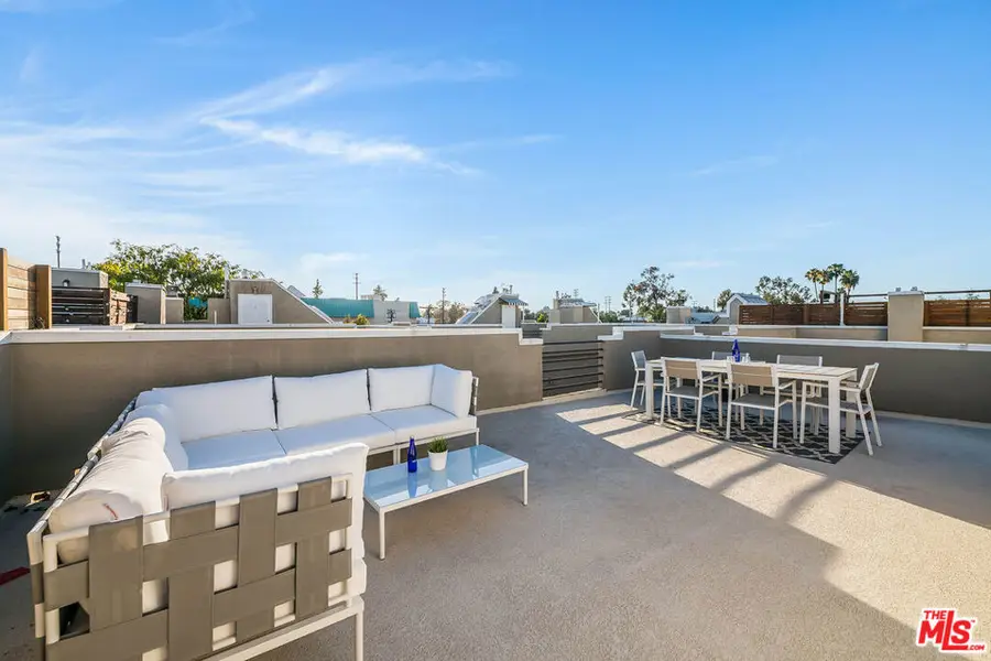 10929 Landale Street #2, Toluca Lake, CA 91602 - #3