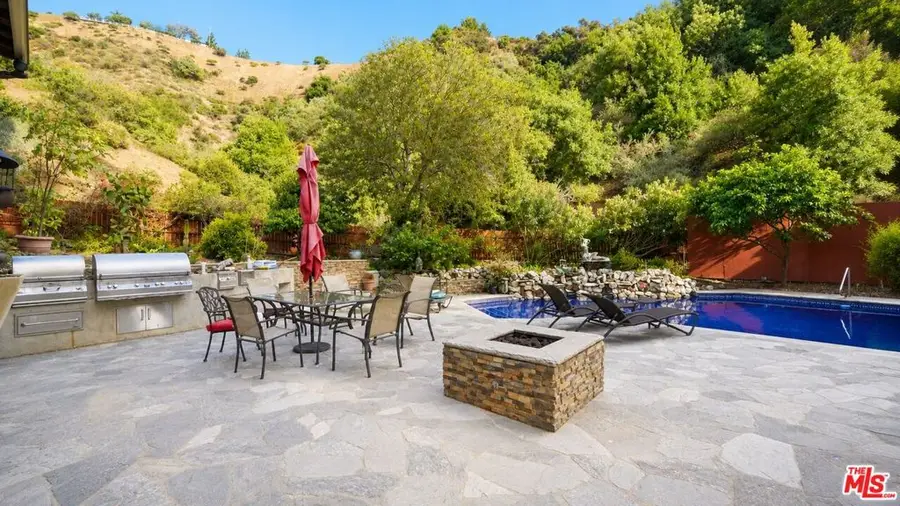 2451 Nichols Canyon Road, Los Angeles, CA 90046 - #3
