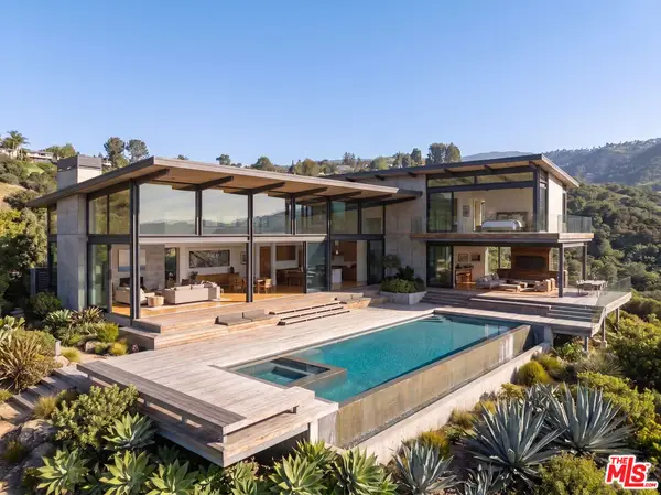3075 Nicada, Los Angeles, CA 90077
