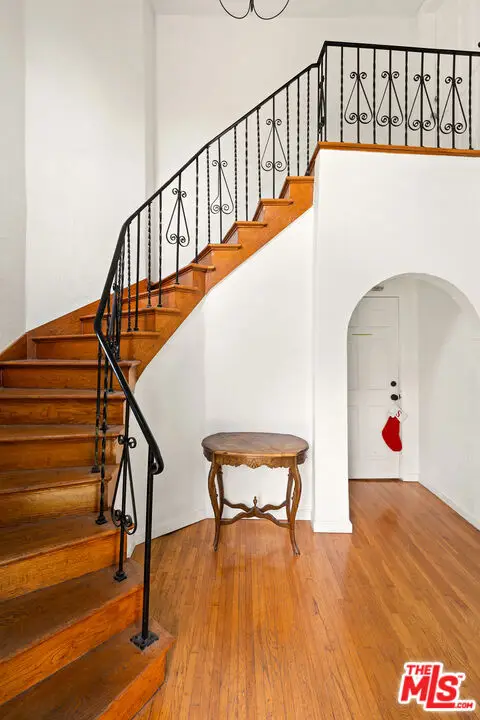 1064 S Hayworth Avenue, Los Angeles, CA 90035 - #3