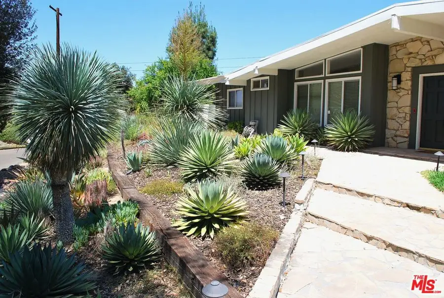 4228 Manson Avenue, Woodland Hills, CA 91364 - #2