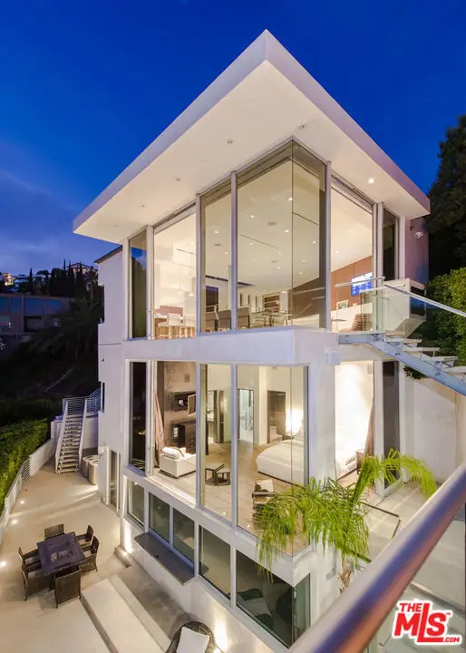 9274 Sierra Mar, Los Angeles, CA 90069