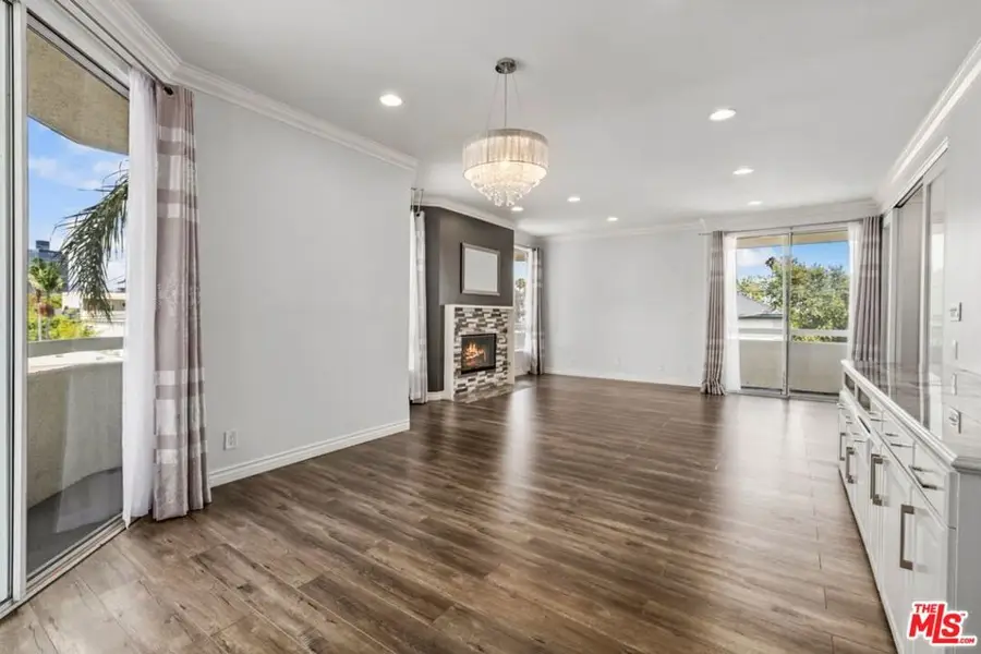 1002 S Burnside Avenue #203, Los Angeles, CA 90019 - #3