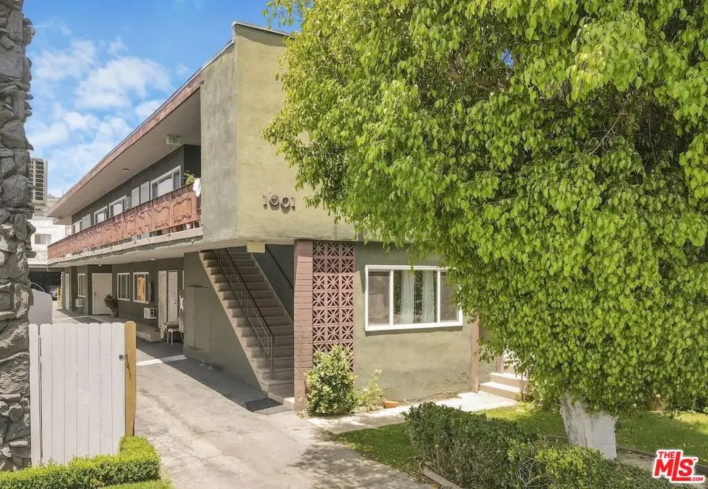 1001 E Acacia Avenue, Glendale, CA 91205 - #1