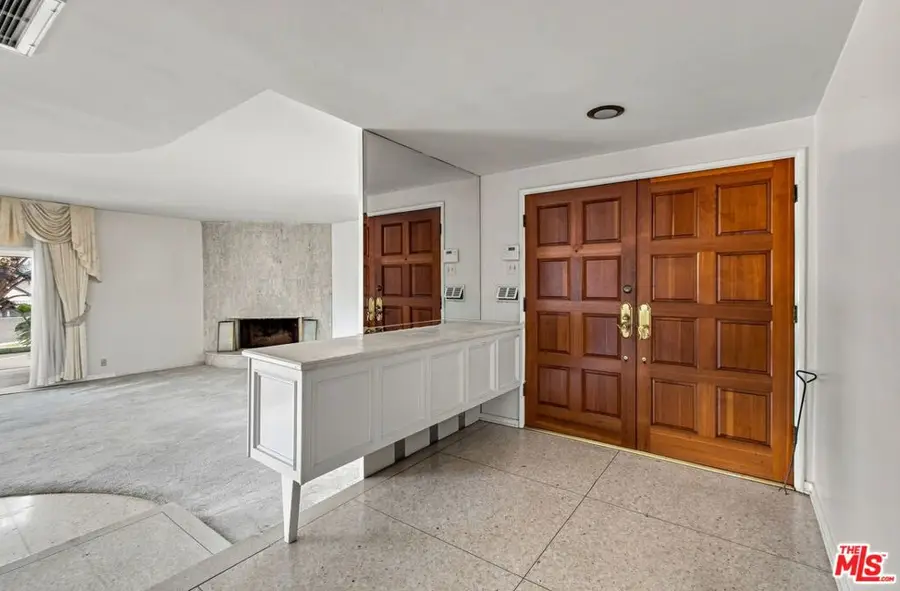 5452 W 57th Street, Los Angeles, CA 90056 - #2