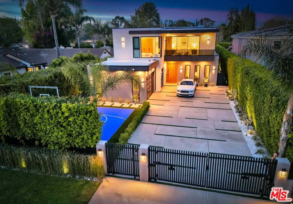 15743 Hesby Street, Encino, CA 91436 - #1