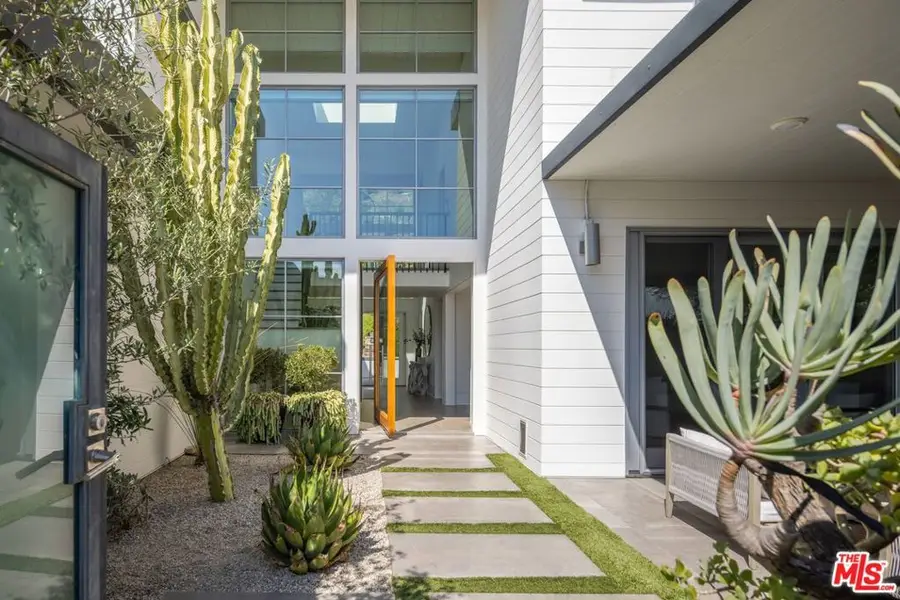 2536 Pesquera Drive, Los Angeles, CA 90049 - #3
