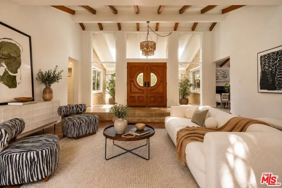 3160 Sepulveda Boulevard, Sherman Oaks, CA 91403 - #2