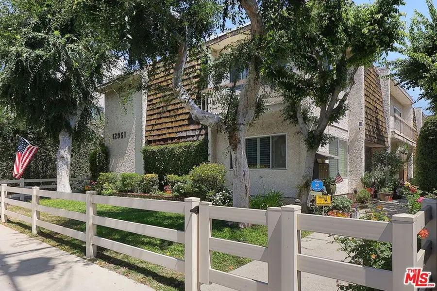 12951 Riverside Drive #4, Sherman Oaks, CA 91423 - #2