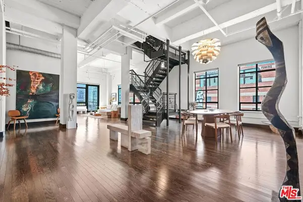 849 S Broadway #1210, Los Angeles, CA 90014