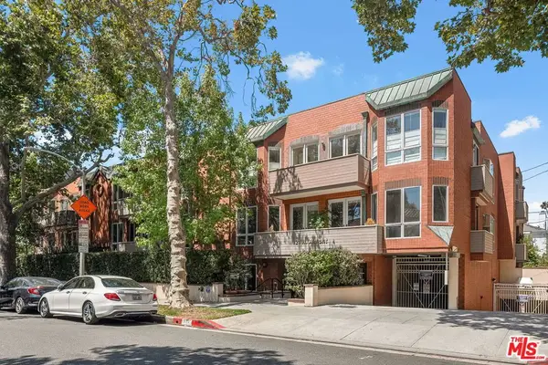 121 N Almont Drive #201, Beverly Hills, CA 90211