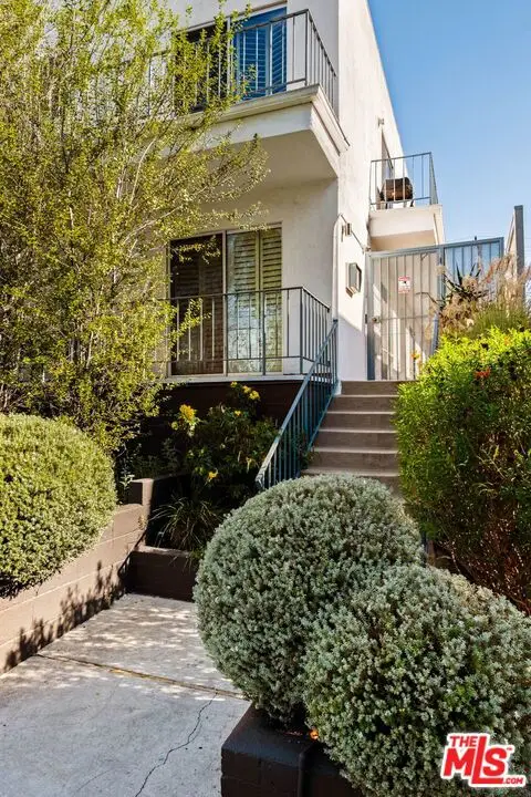 550 N Croft Avenue #2, Los Angeles, CA 90048 - #3