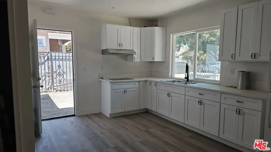 532 W 51st Street, Los Angeles, CA 90037 - #2