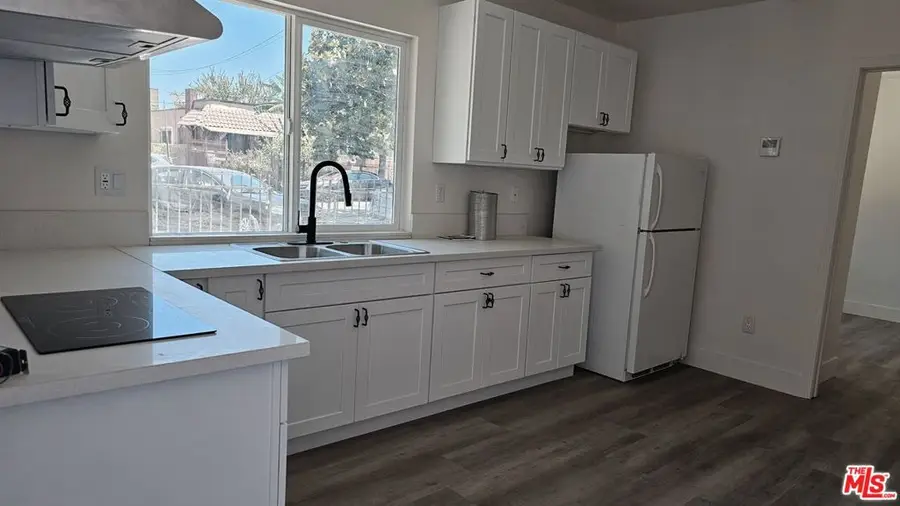 532 W 51st Street, Los Angeles, CA 90037 - #3