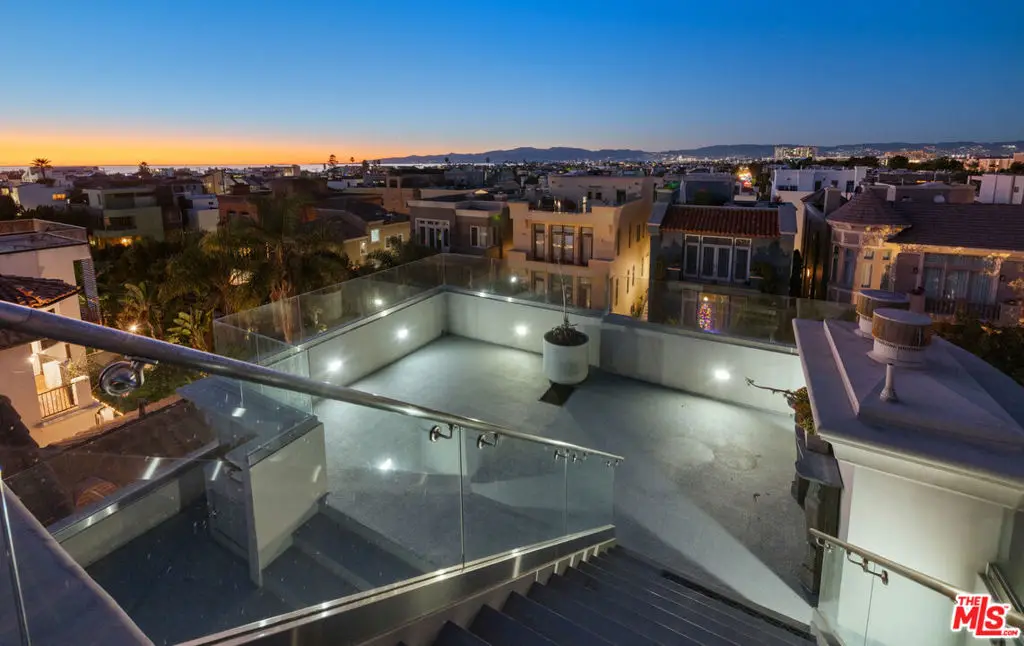 138 Voyage Mall, Marina Del Rey, CA 90292 - #1