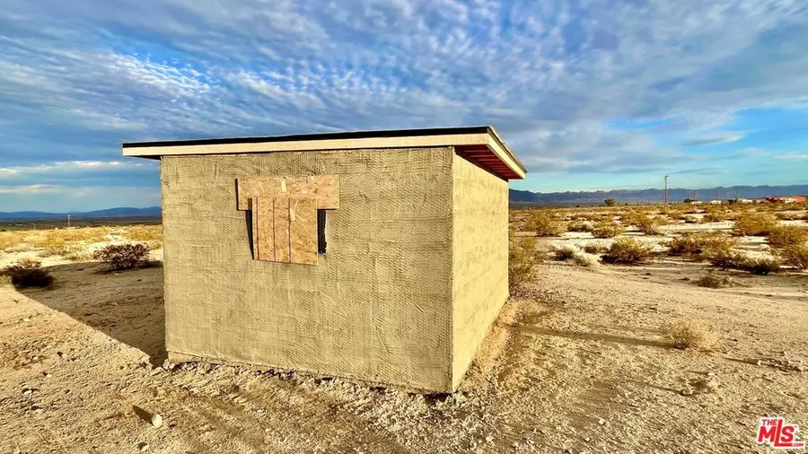1020 Shoshore Valley Road, Twentynine Palms Yucca Valley, CA 92277 - #3