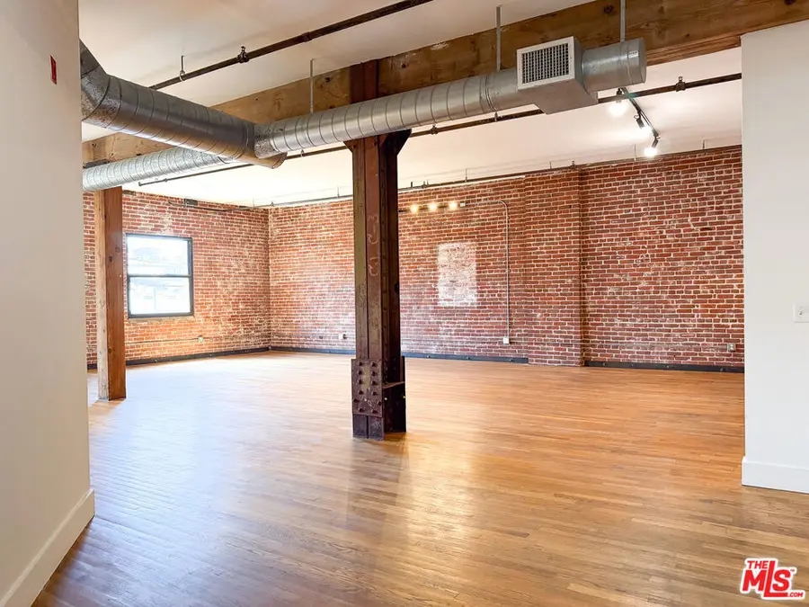 215 S Santa Fe Avenue #4, Los Angeles, CA 90012 - #2