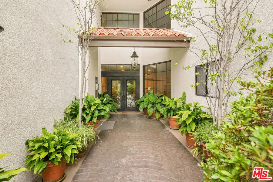 621 S Barrington Avenue #110, Los Angeles, CA 90049 - #3