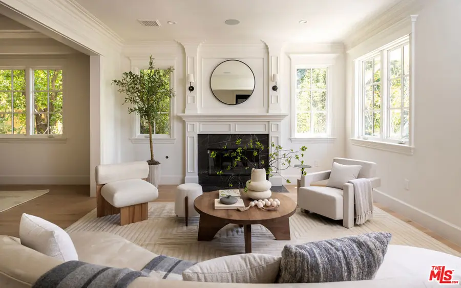 146 N Carmelina Avenue, Los Angeles, CA 90049 - #3