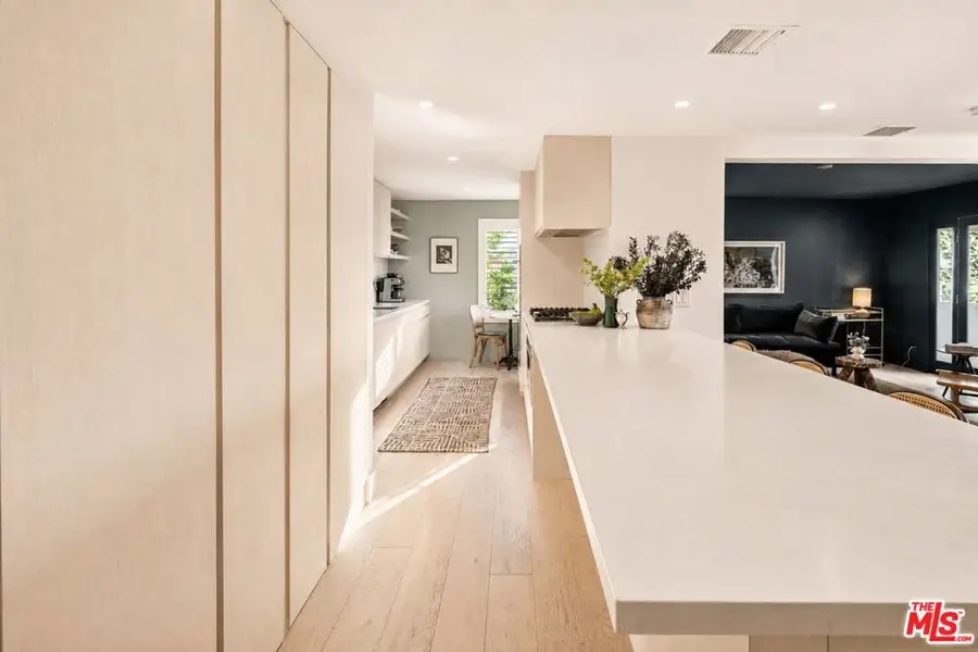 930 California Avenue #301, Santa Monica, CA 90403 - #3