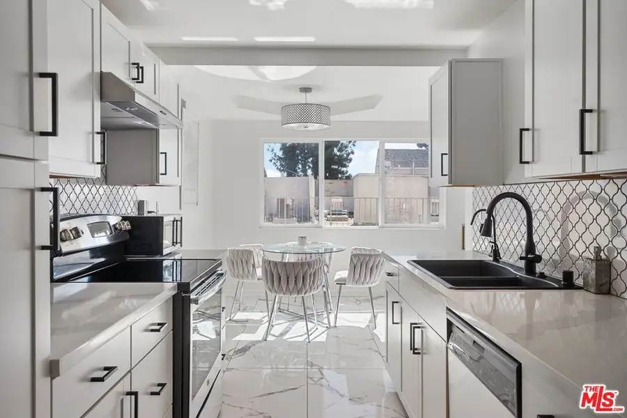 1230 Horn Avenue #200, West Hollywood, CA 90069 - #2