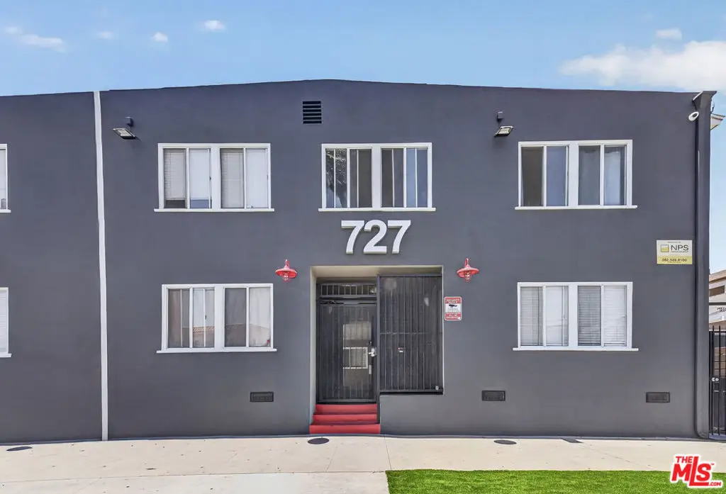727 Olive Avenue, Long Beach, CA 90813 - #1